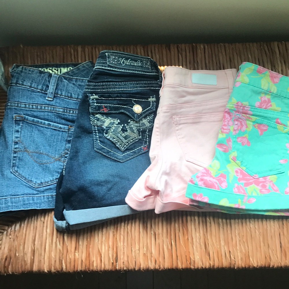 Celebrity Pink casual stretch jean shorts lot